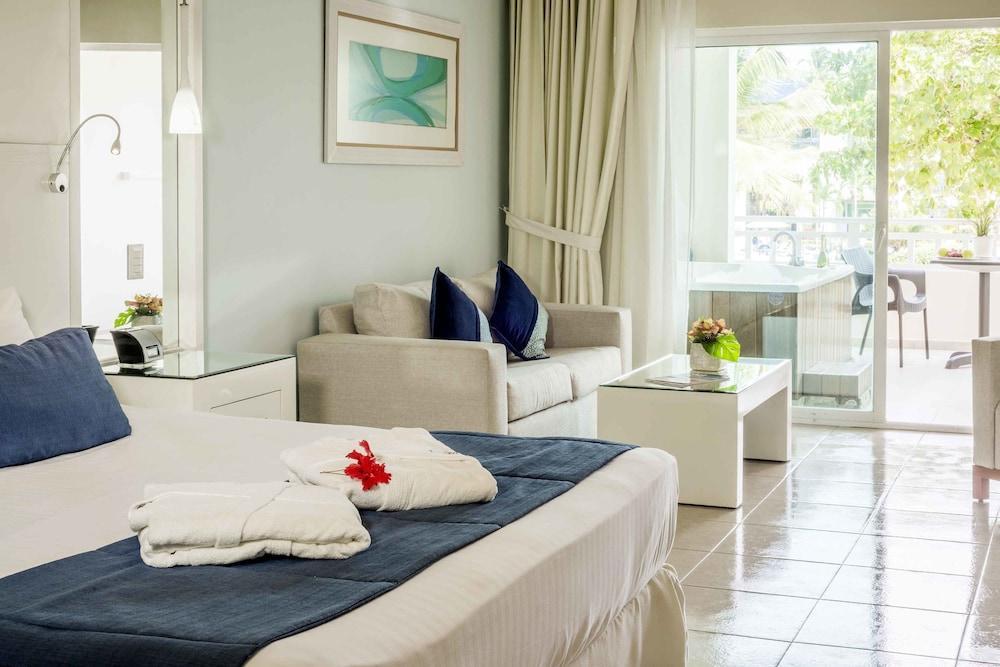Privilege Club At Ocean Blue & Sand Bavaro Exterior photo