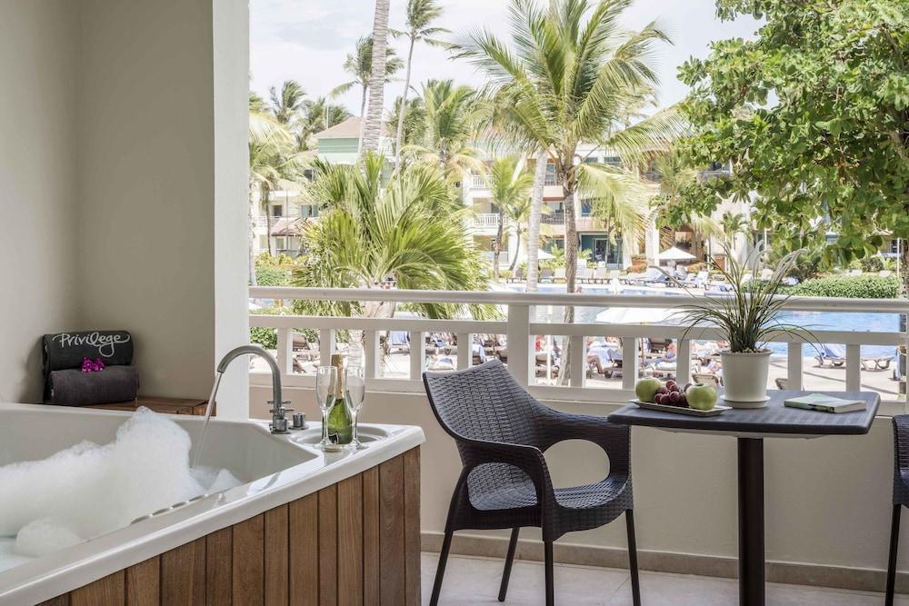 Privilege Club At Ocean Blue & Sand Bavaro Exterior photo